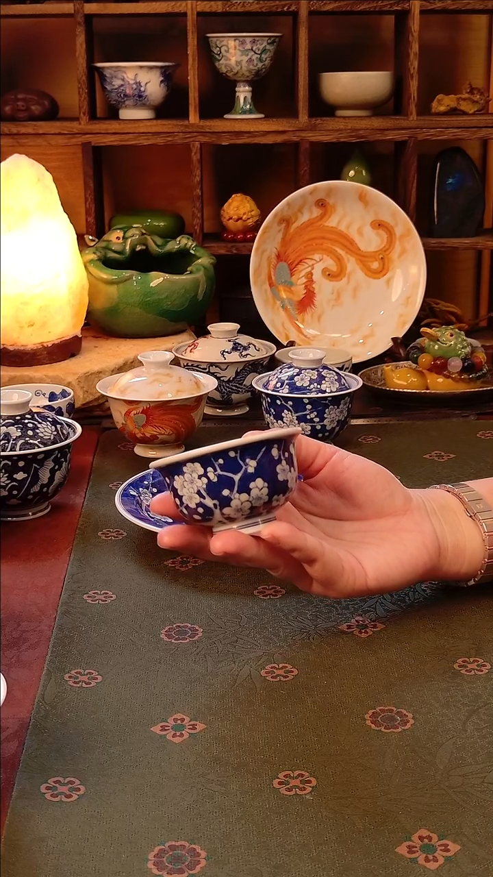 【手工手绘蓝底冰梅压手杯】