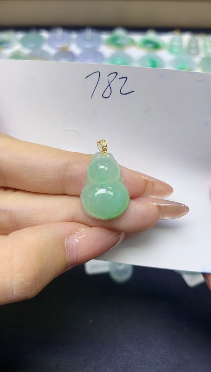 颈饰18K金镶嵌翡翠天然缅甸A货翡翠百元以上9元证书费自理