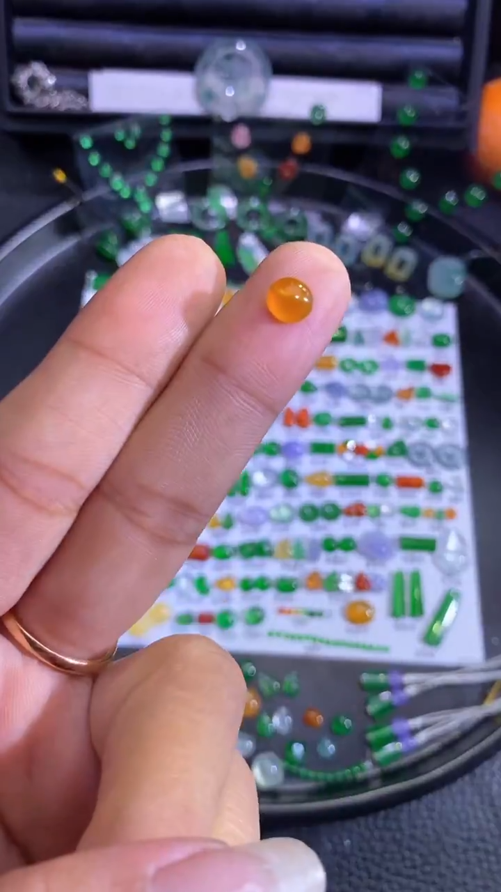 未镶嵌挂件翡翠珠子