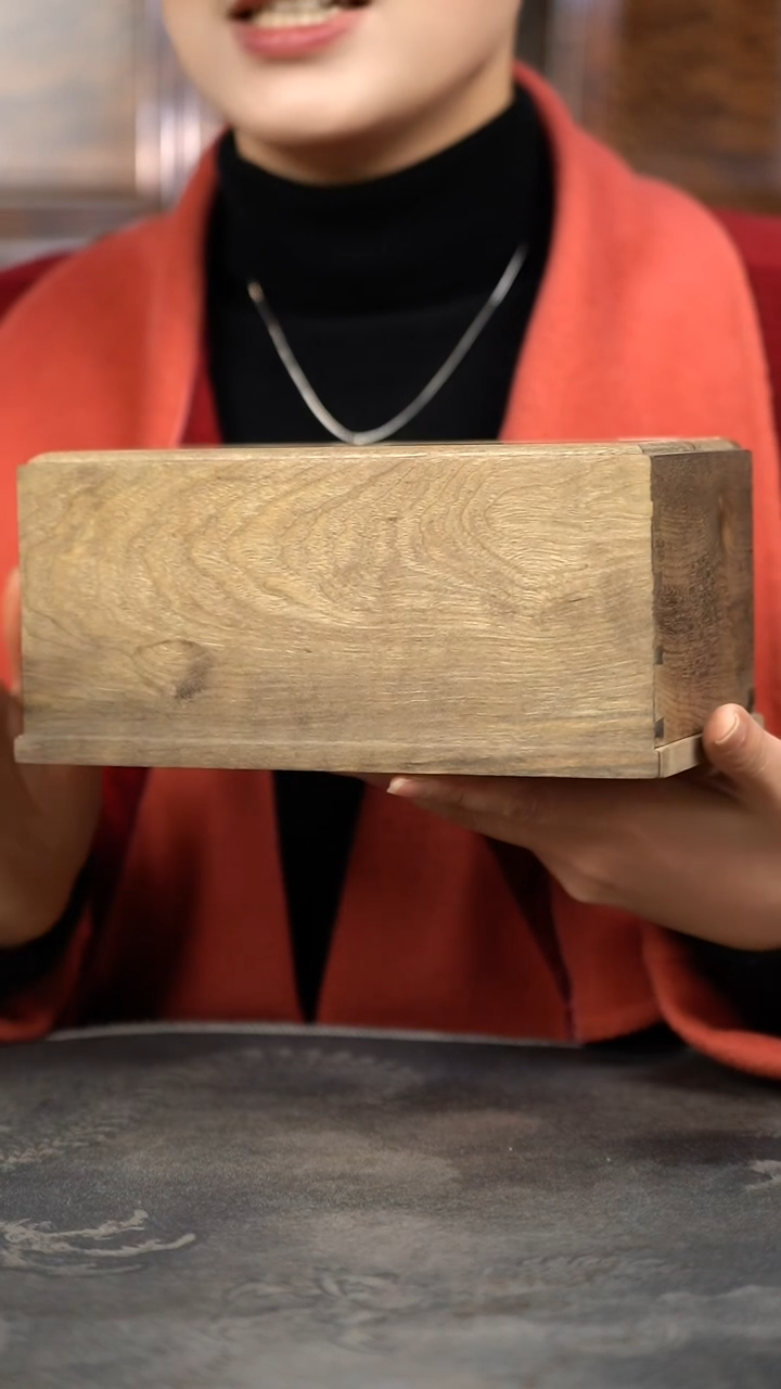 【闪购商品】金丝楠木艺满花精工原木纸巾盒371