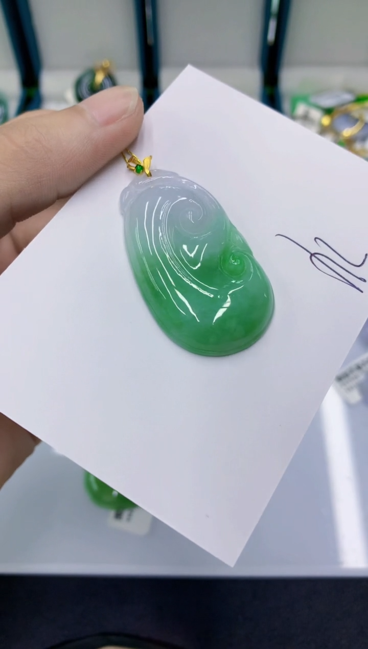 颈饰18K金镶嵌翡翠翡翠
