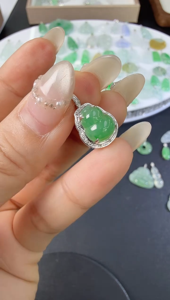 颈饰18K金镶嵌翡翠H1224-1501-760