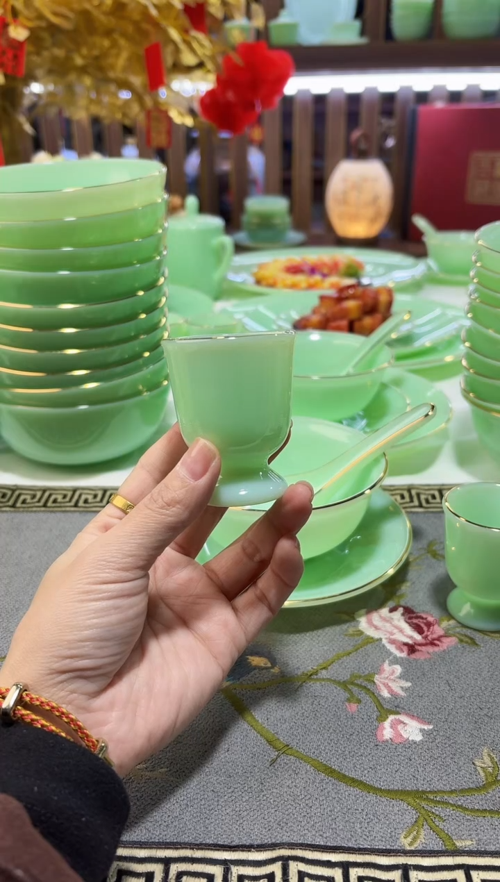 玉瓷  高脚酒杯10只