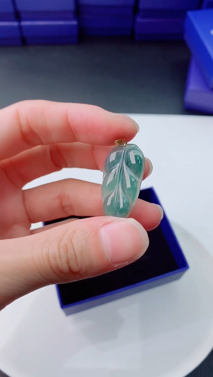 【闪购商品】翡翠颈饰18K金镶嵌         