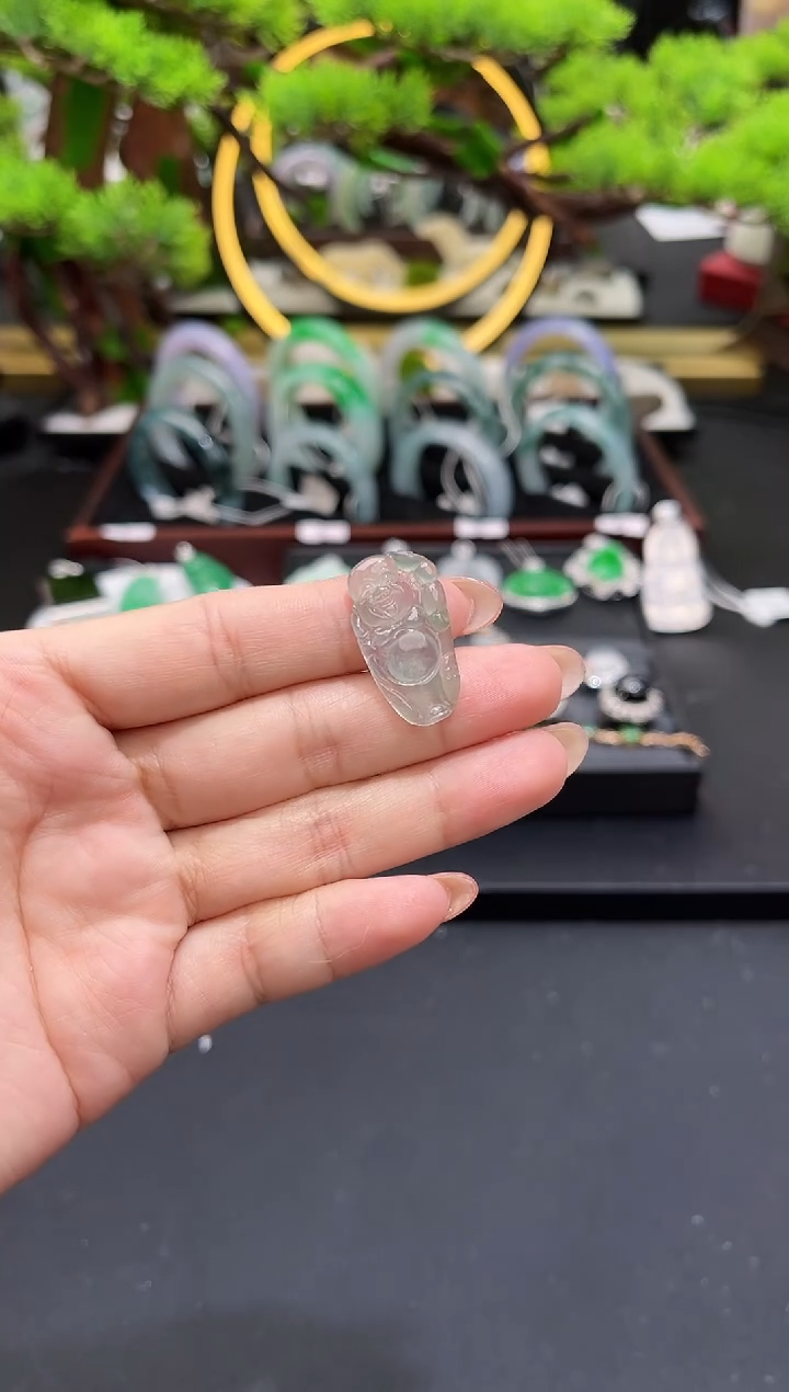 颈饰未镶嵌翡翠吊坠