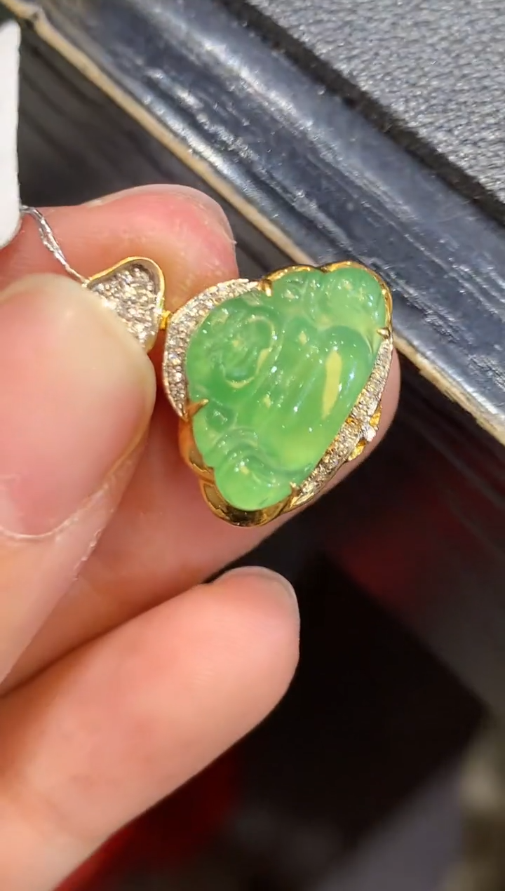 翡翠18K金镶嵌吊坠(不含链)L多样性发其一