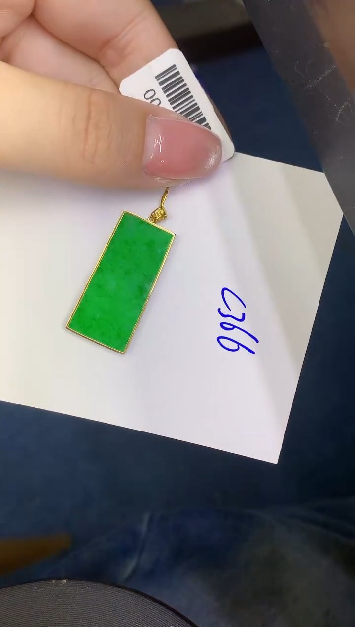 翡翠18K金镶嵌颈饰00000000000