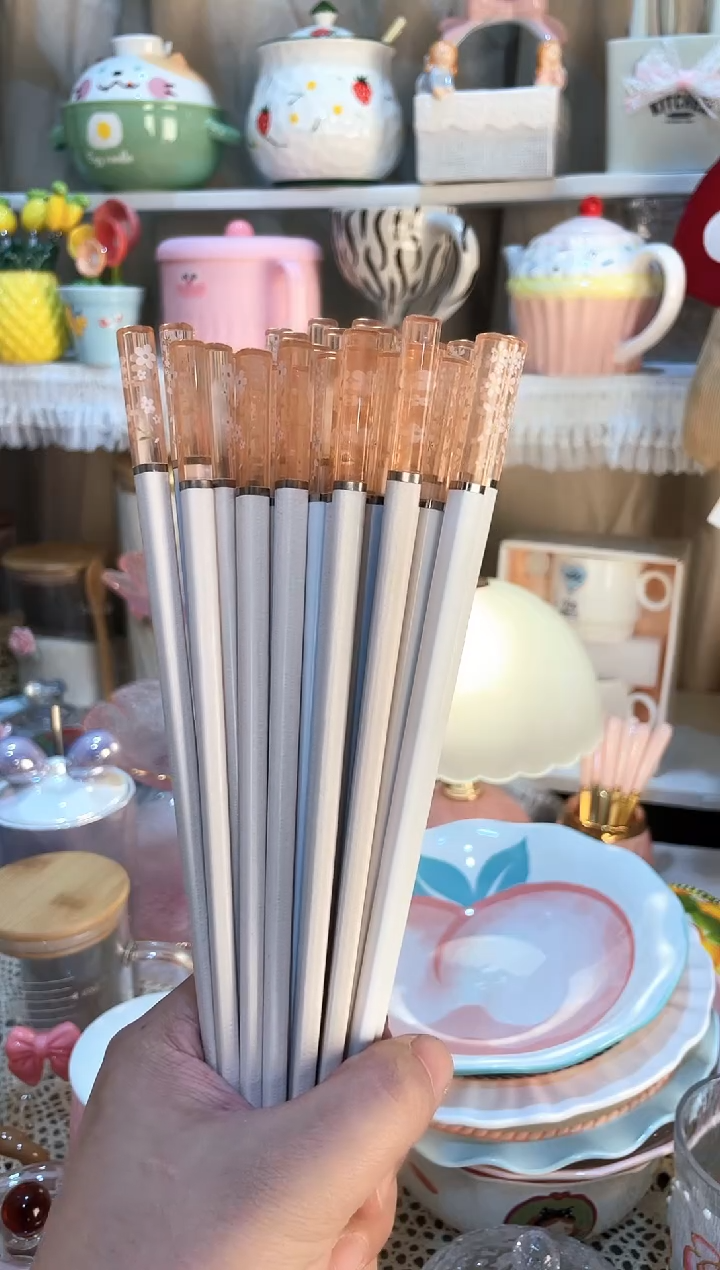 【闪购商品】瓷片筷子质量好发货快放心拍