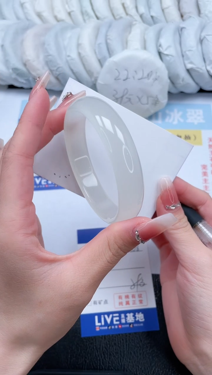 【闪购商品】石英质玉手镯未镶嵌T08-59.3