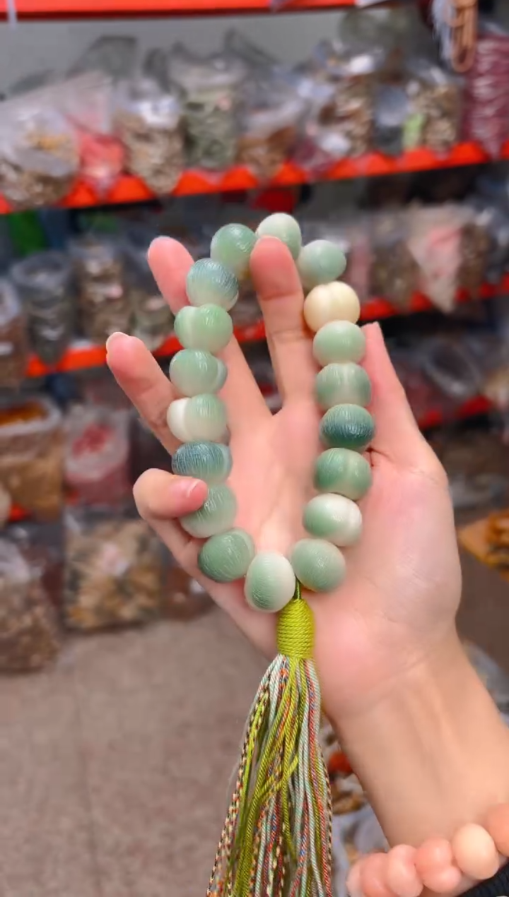 吊坠菩提根/象牙果绿色大卡屁桃手持