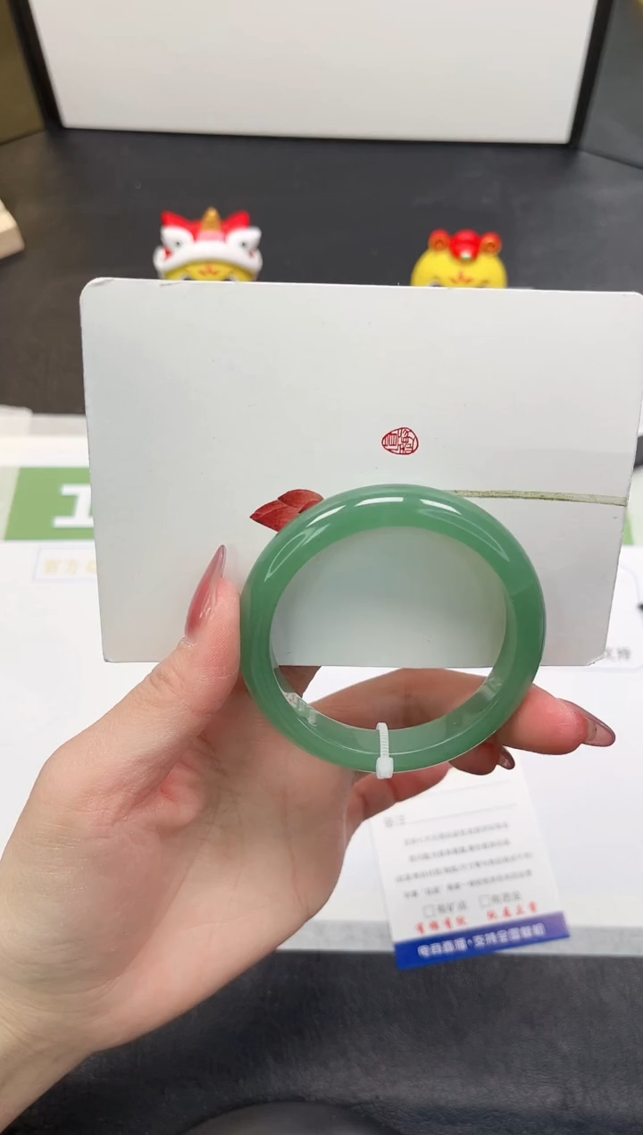 【闪购商品】石英质玉手镯未镶嵌296-53