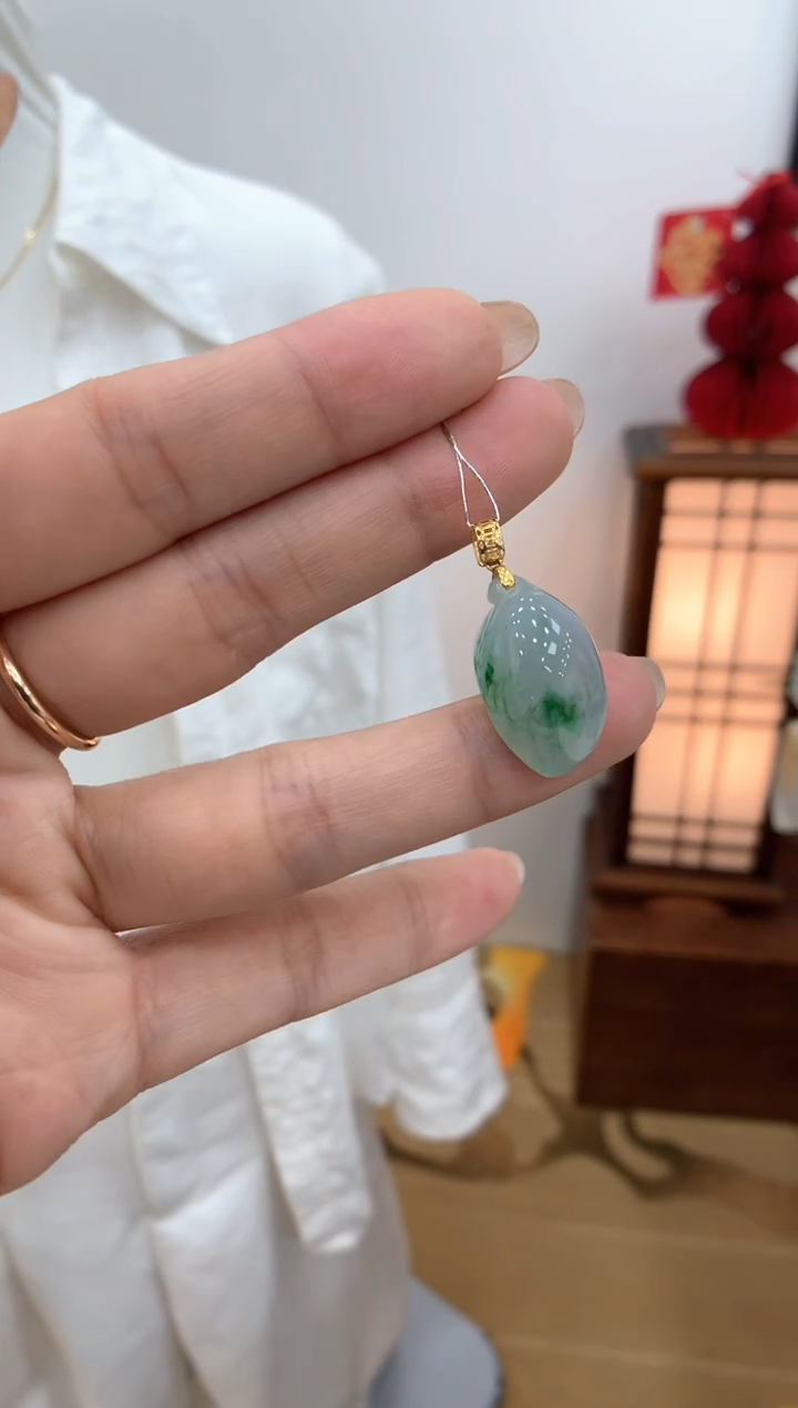 【闪购商品】翡翠吊坠(不含链)18K金镶嵌福瓜吊坠