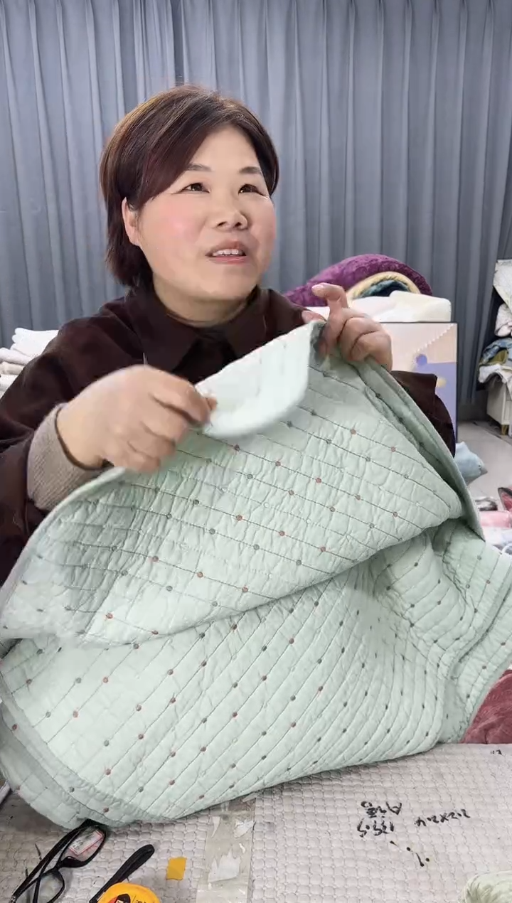 棉水绿米粒绣纯棉床盖2.3*2.5