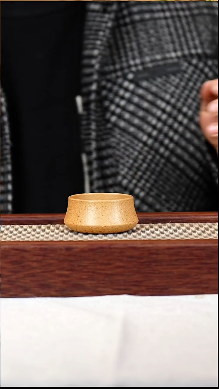 茶杯紫砂黄降坡客杯60CC-007