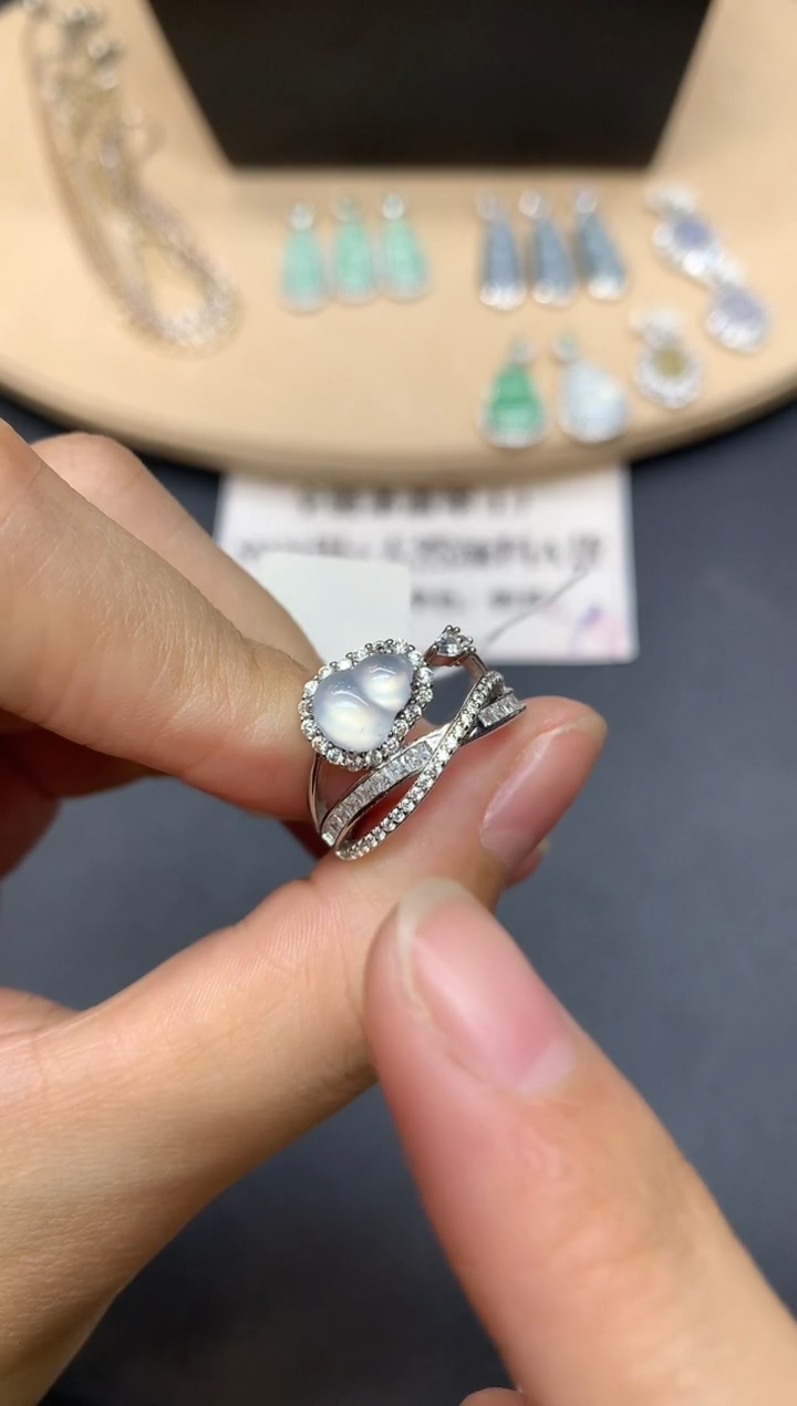 【闪购商品】翡翠戒指银S925镶嵌葫芦【无服务费】