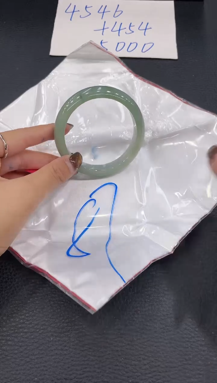 【闪购商品】翡翠手镯未镶嵌手镯