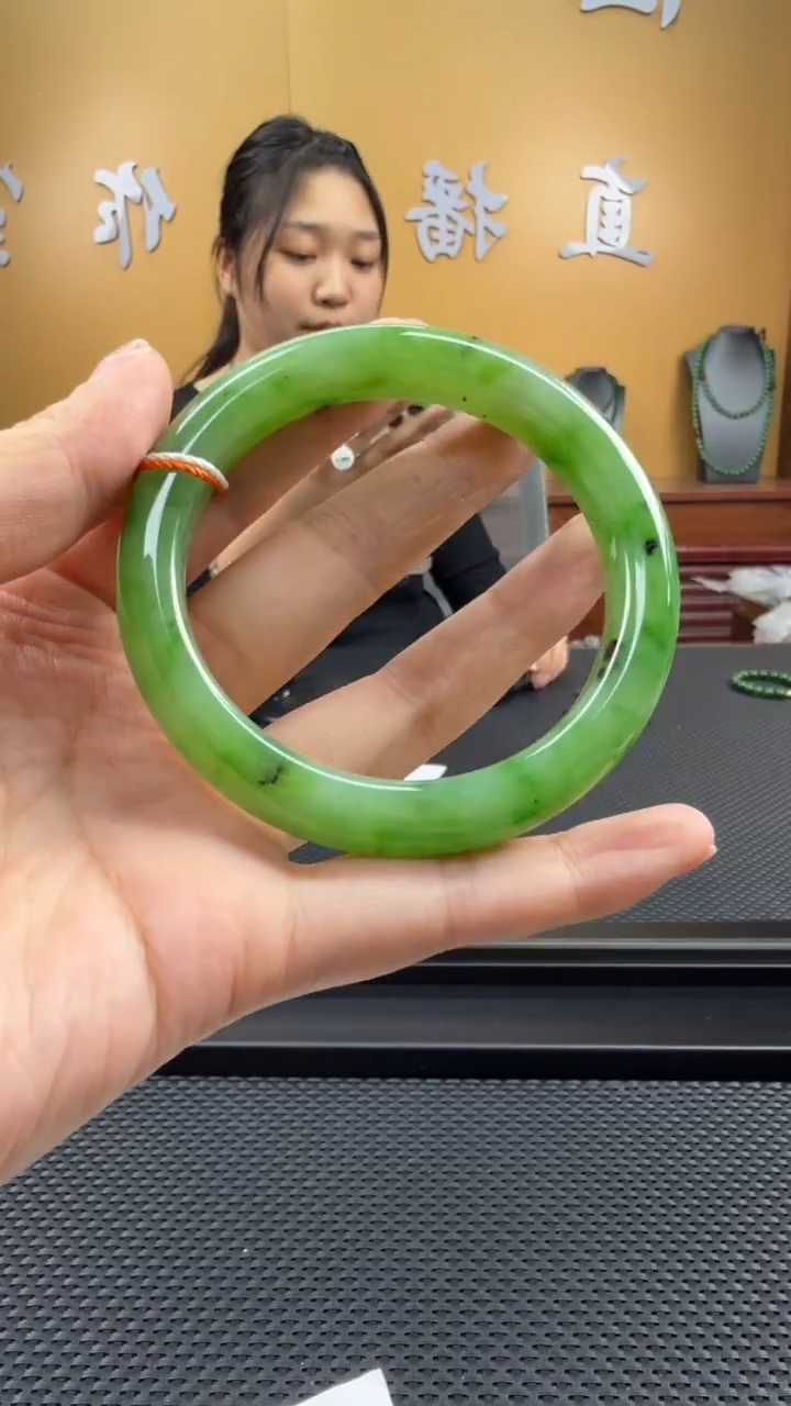 颈饰未镶嵌和田玉手镯60