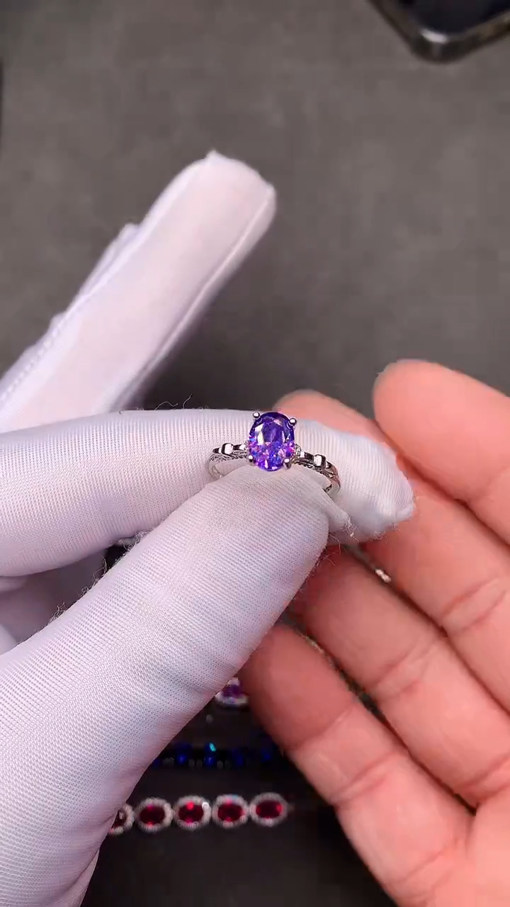 【闪购商品】彩色蓝宝石戒指银S925镶嵌.......