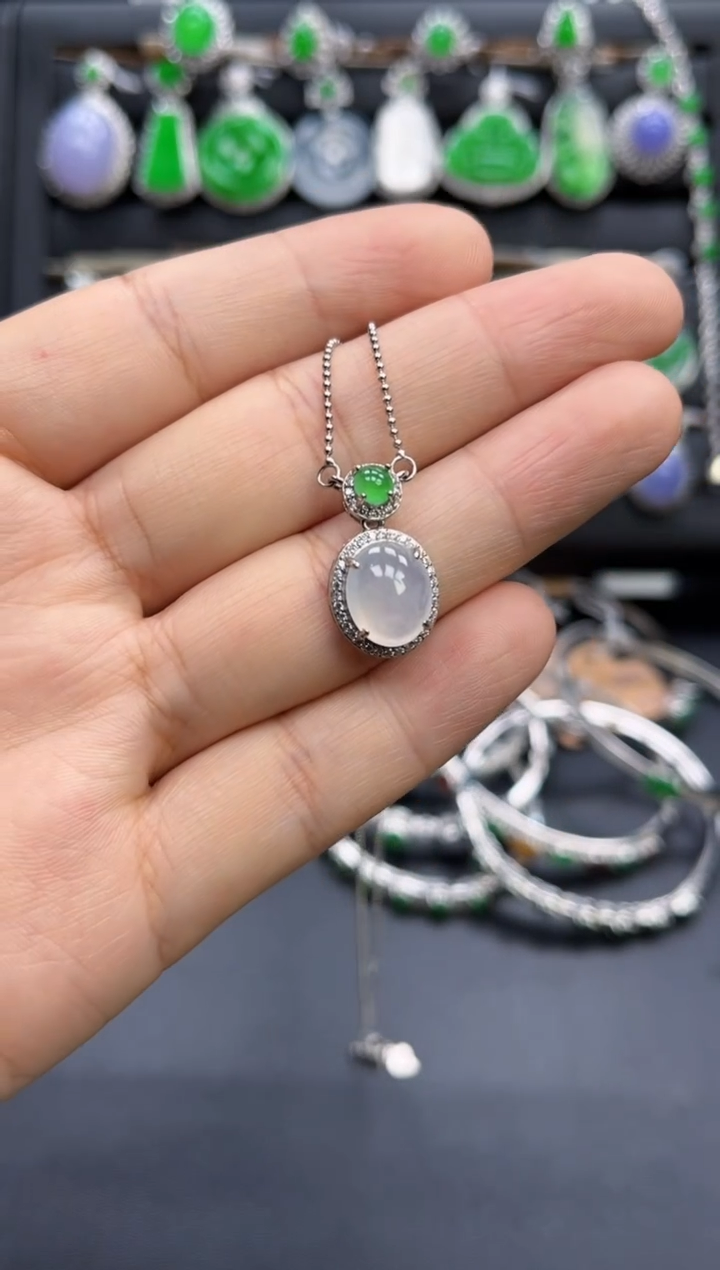 翡翠银S925镶嵌吊坠(赠链)多人