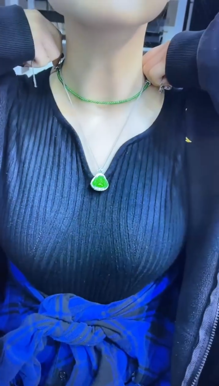 翡翠未镶嵌吊坠(不含链)多样性发货其一不含链