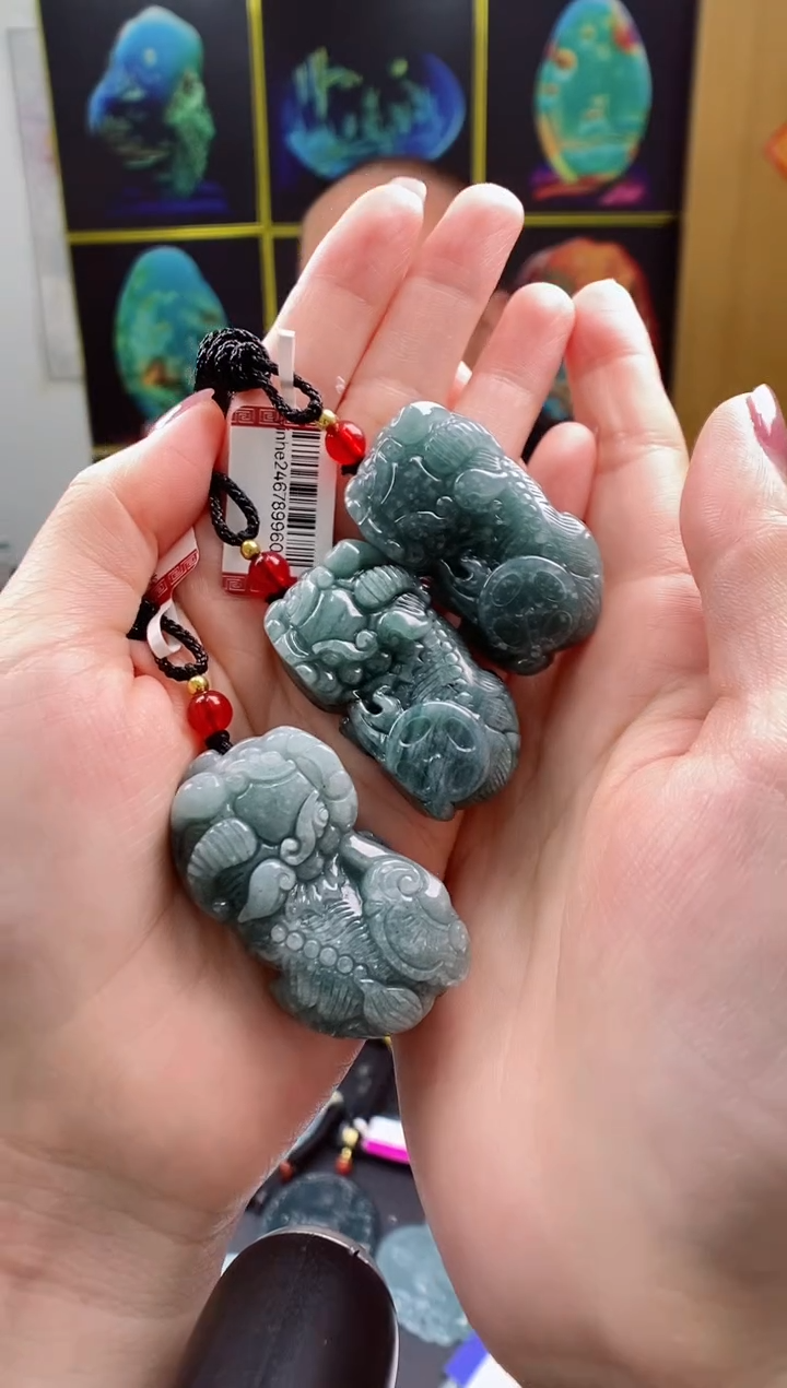 翡翠未镶嵌颈饰多样性发其一