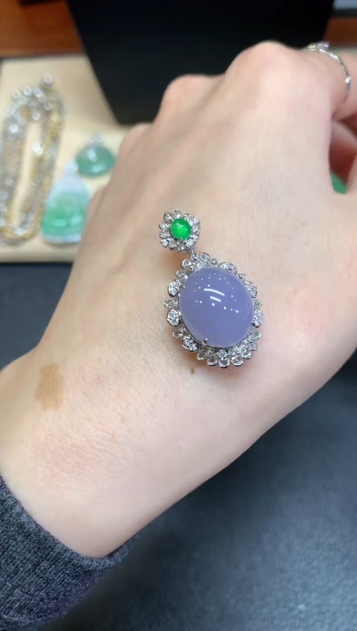 【闪购商品】翡翠颈饰18K金镶嵌蛋面【无服务费】