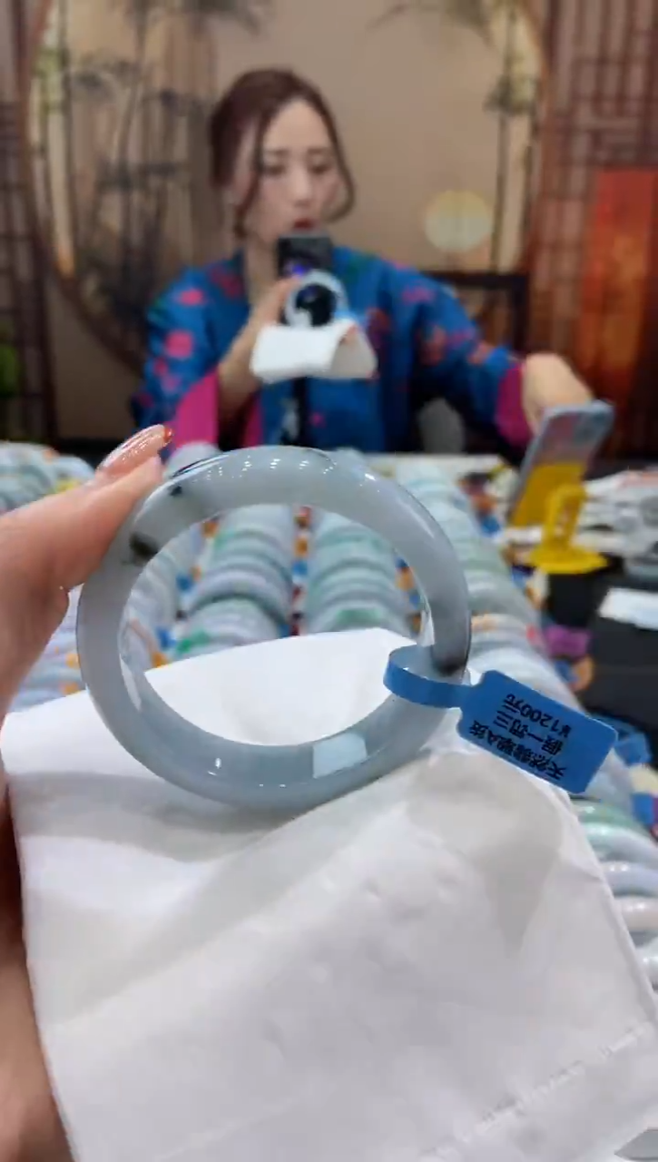 【闪购商品】翡翠手镯未镶嵌00008785