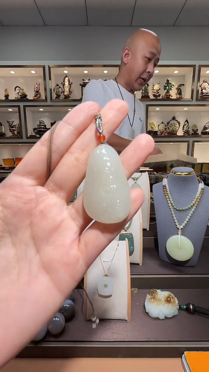 和田玉未镶嵌颈饰苏