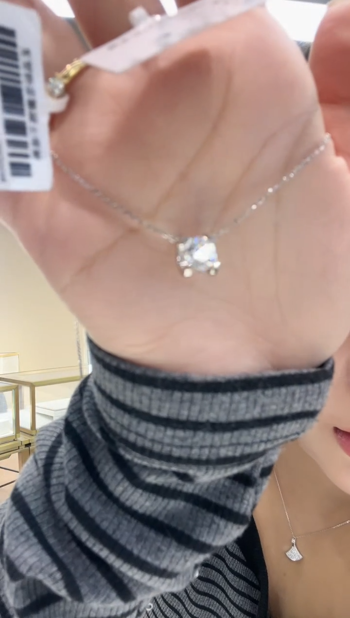 【闪购商品】合成钻石颈饰18K金镶嵌牛头项链