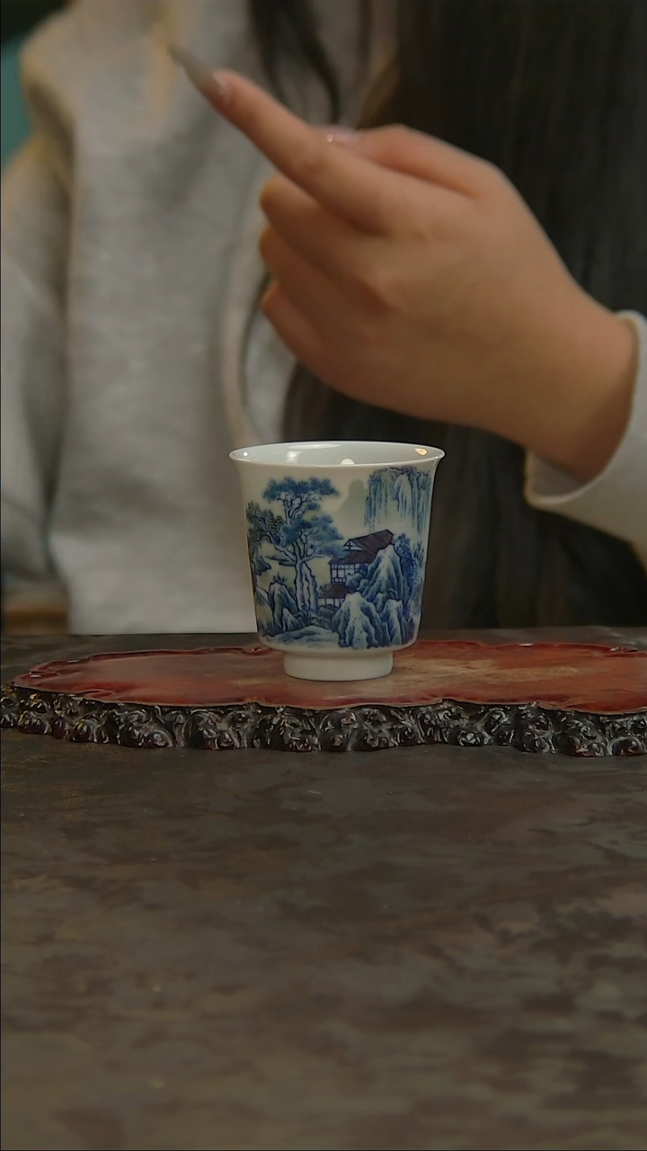 【闪购商品】青花手绘山水主人杯