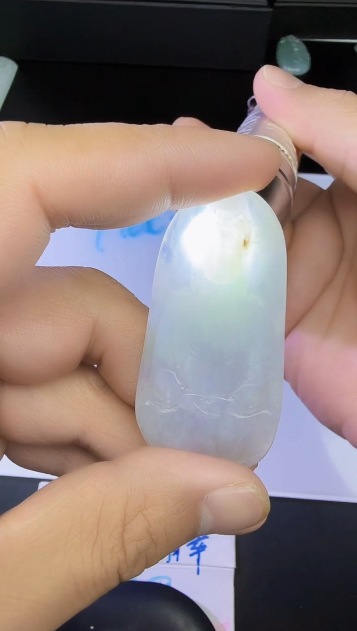 【闪购商品】翡翠颈饰未镶嵌观音