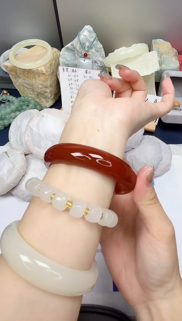 【闪购商品】石英质玉手镯未镶嵌155-玛瑙-圈口60