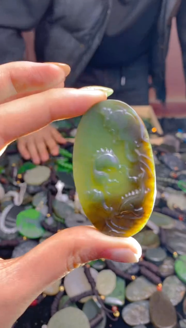 颈饰未镶嵌和田玉1