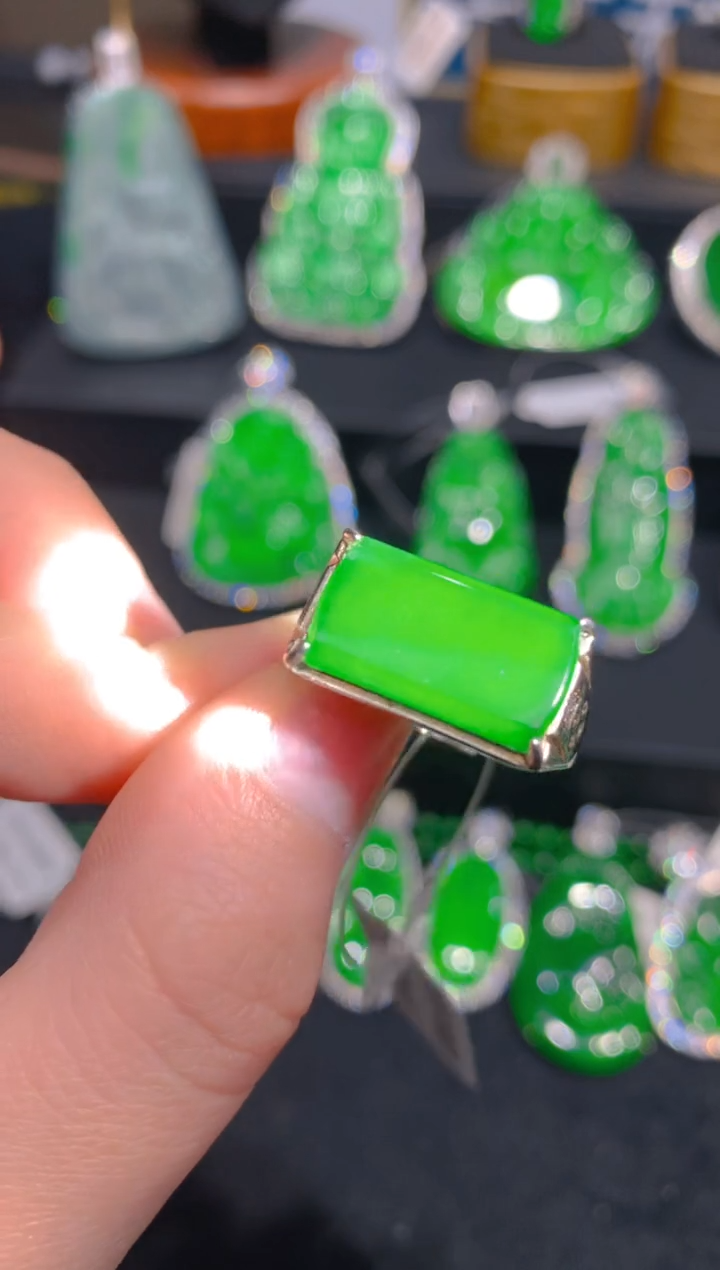 【闪购商品】翡翠戒指银S925镶嵌94一季