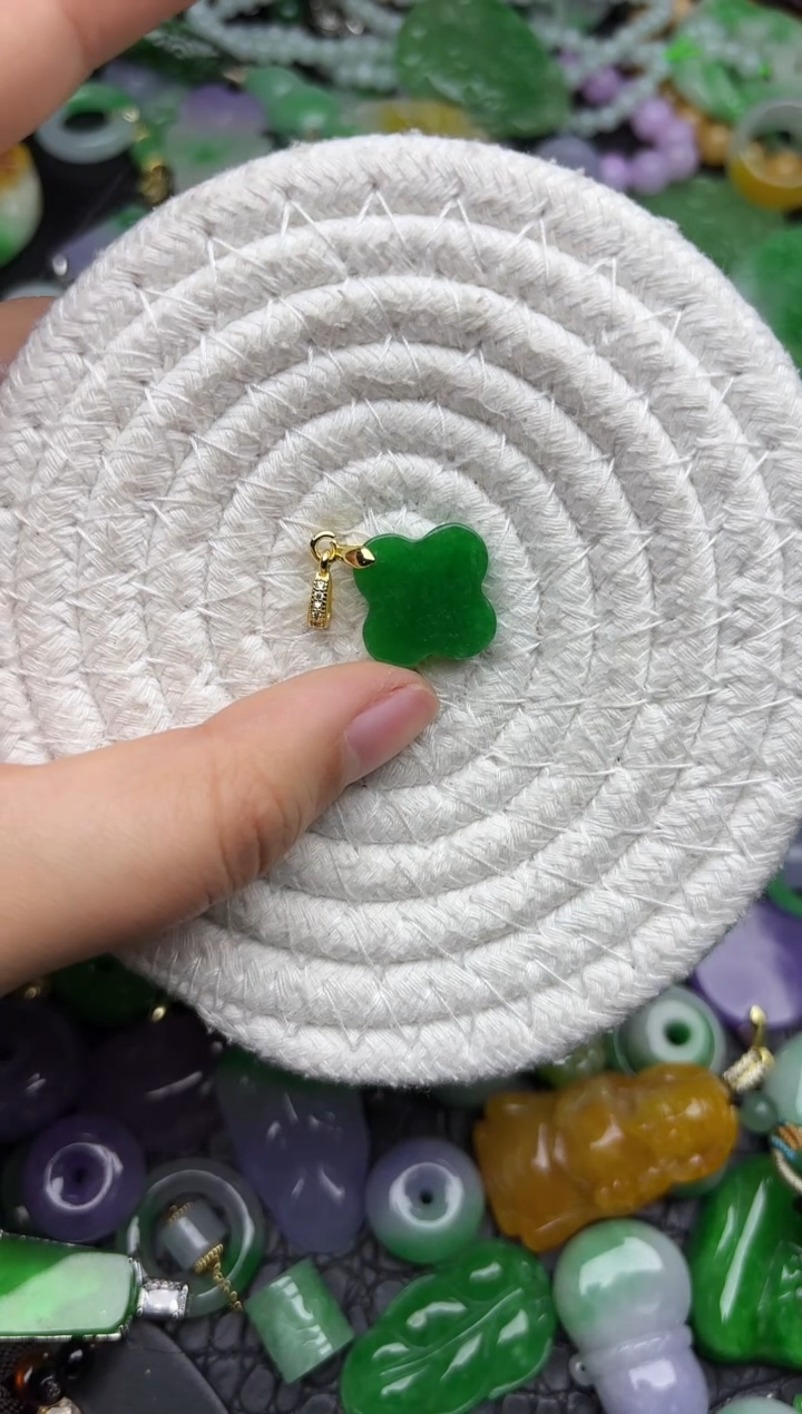 颈饰未镶嵌翡翠缅甸翡翠吊坠