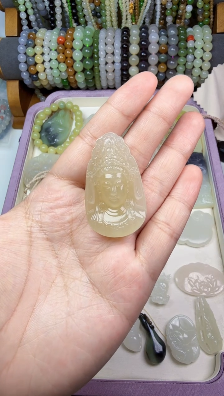 和田玉未镶嵌颈饰观音吊坠