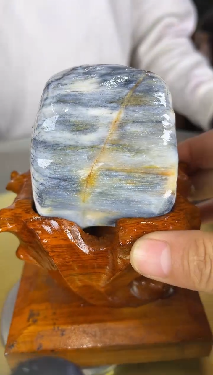 缅甸天然树化玉精品摆件