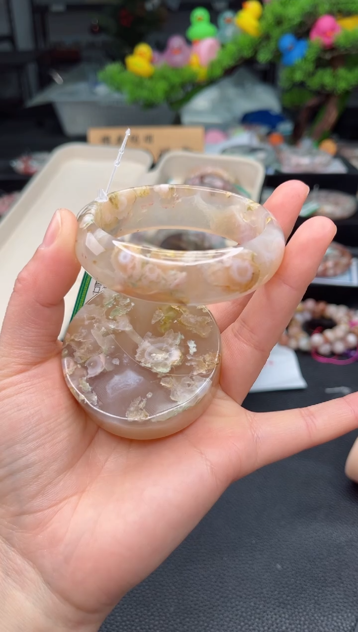 石英质玉未镶嵌手镯56圈口（赠送镯心）S965862