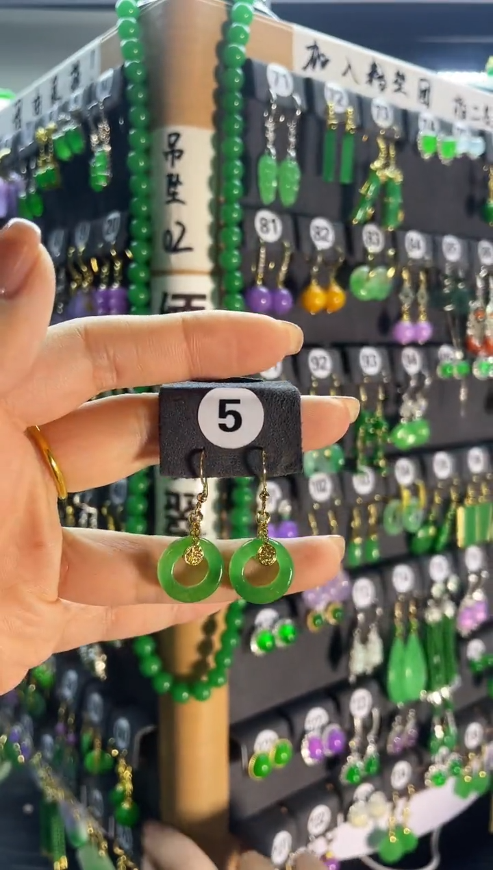 【闪购商品】翡翠耳饰银S925镶嵌5...