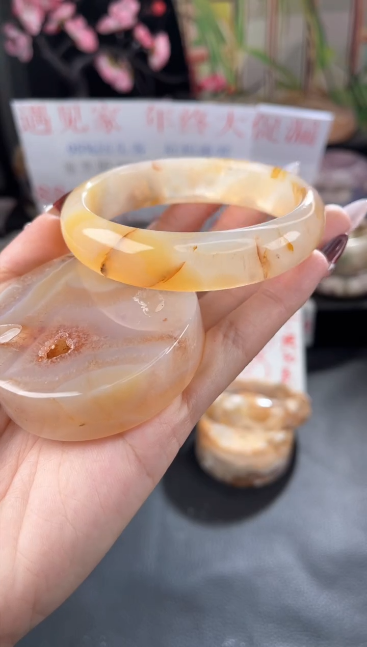 【闪购商品】石英质玉手镯未镶嵌61