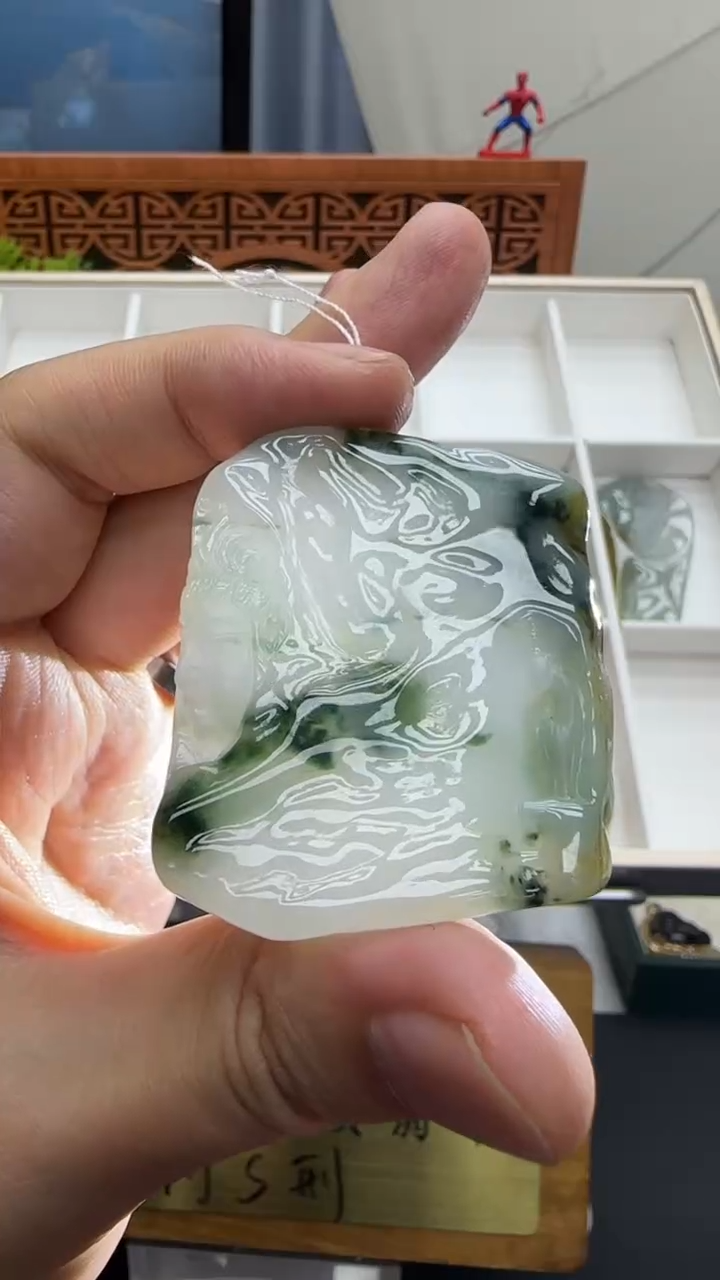 【闪购商品】翡翠挂件未镶嵌国雕谢林工（定制退货扣1000元）