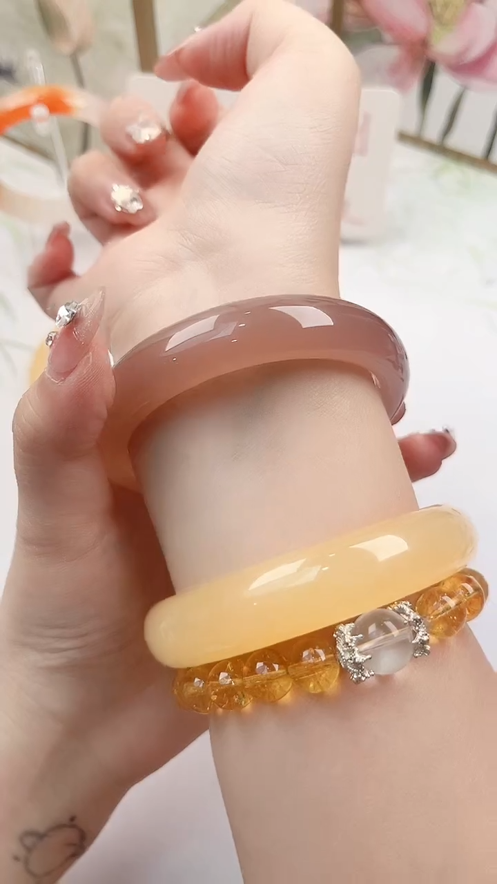 石英质玉手镯未镶嵌X114微色差62mm