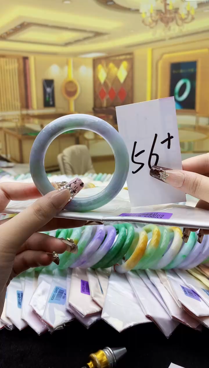 未镶嵌手镯翡翠AAAA