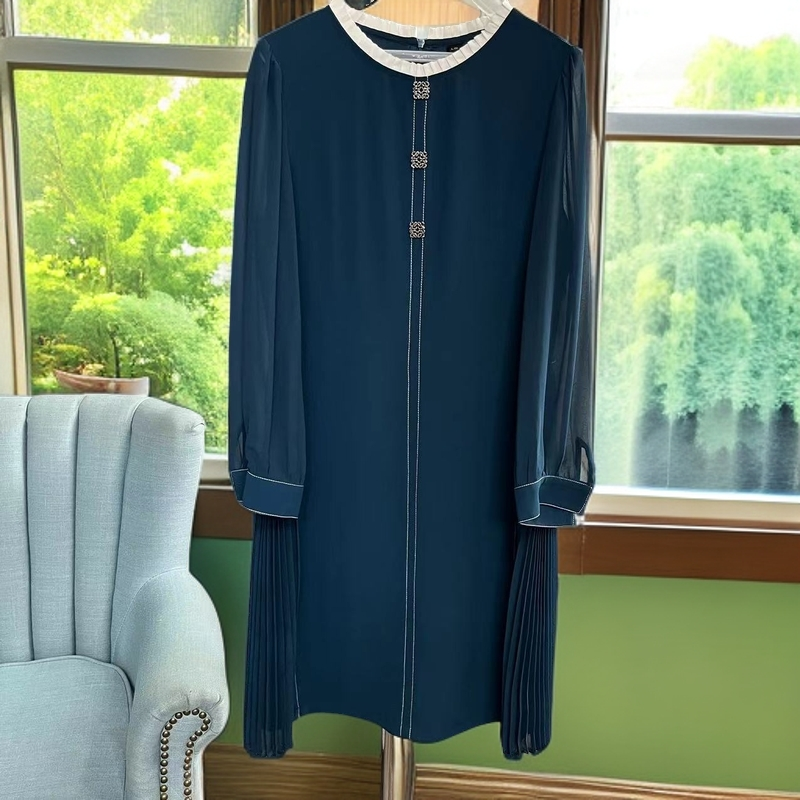 8553#【木兮兮专属】2026年秋季新女气质显瘦减龄中长款连衣裙