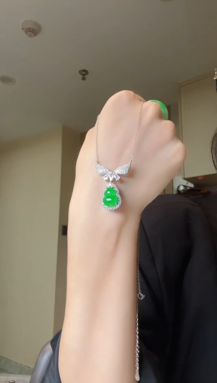 翡翠银S925镶嵌套链天然翡翠吊坠