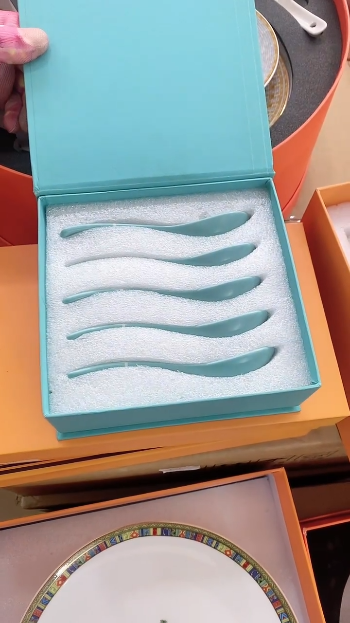 瓷片锅碗瓢盆一件不留@@1