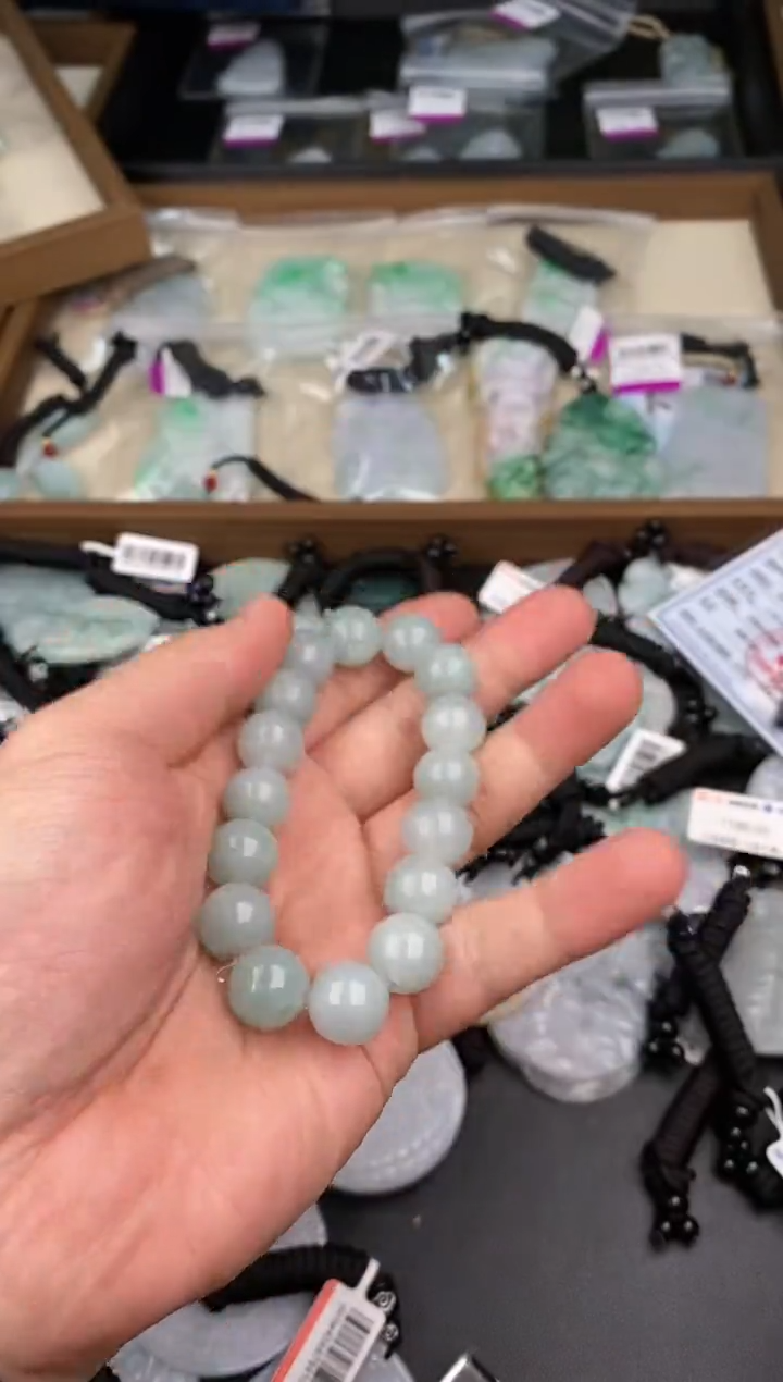 【闪购商品】翡翠颈饰未镶嵌  天然翡翠，一物一图