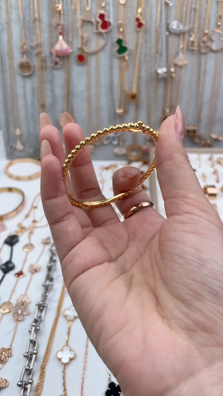 瓷片梅*…AAAAAAAAAAAA