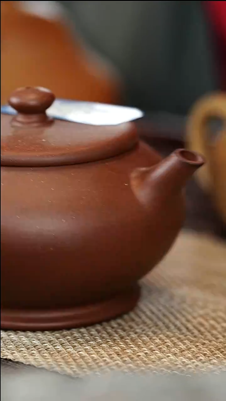 茶壶紫砂微瑕红皮龙封釉160容量