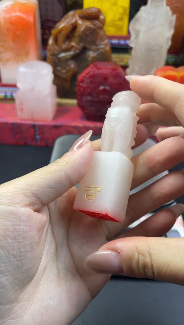 寿山石印石荔枝白知了-知足常乐